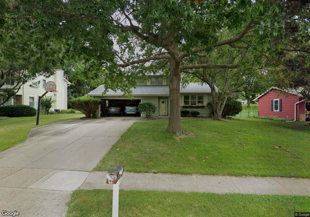 929 42nd St, West Des Moines, IA 50265 - photo 1