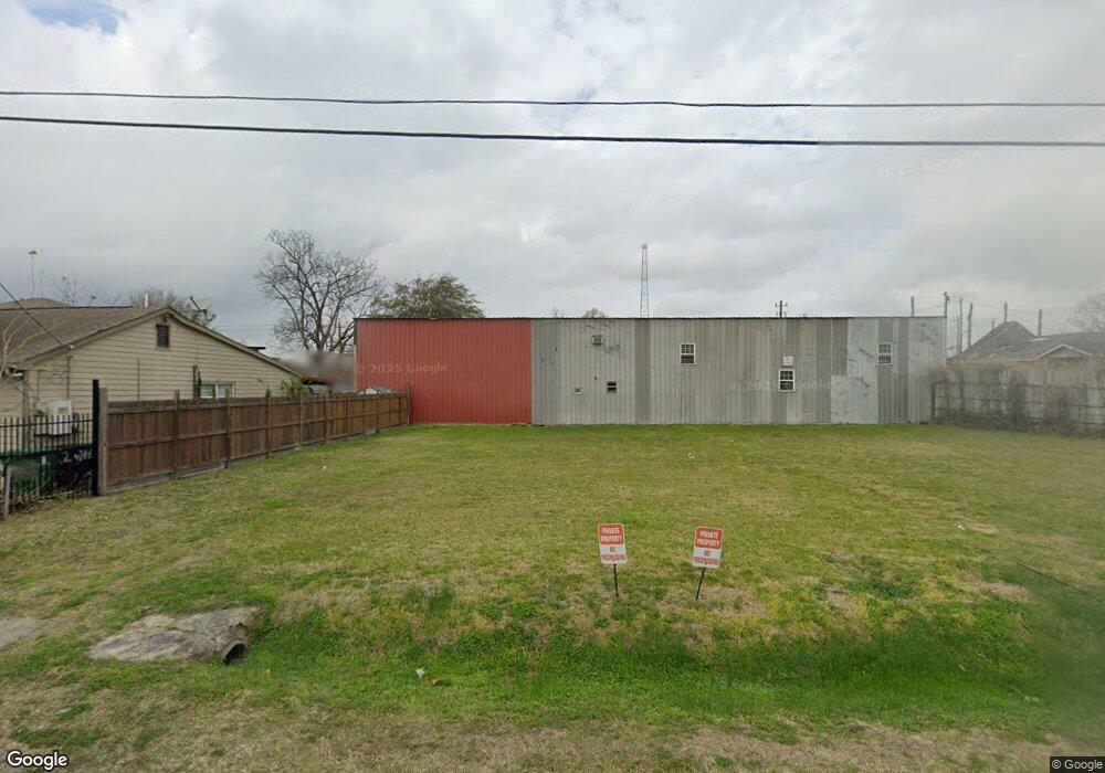 110 Bennie St, Houston, TX 77022 - photo 1