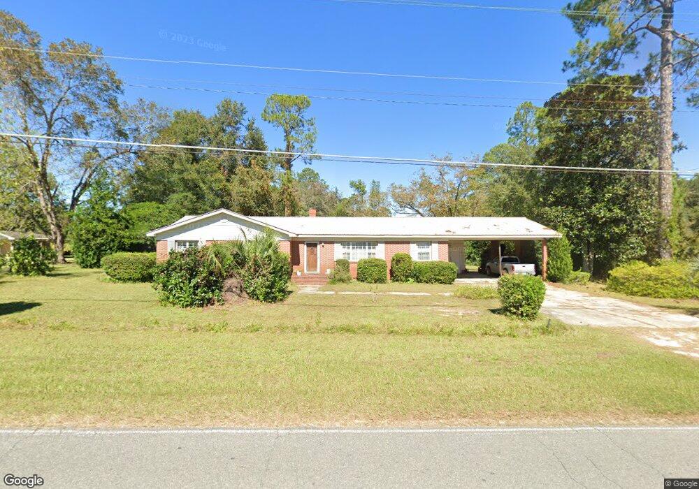 319 E Carter Ave, Blackshear, GA 31516 - photo 1