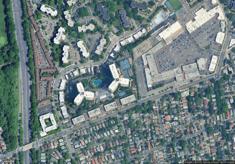 The Bay Club unit 14L, Bayside, NY 11360 - photo 1