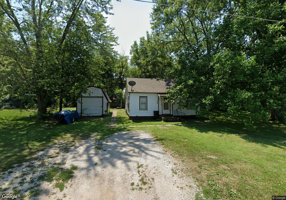 914 W Summit Ave, Shenandoah, IA 51601 - photo 1