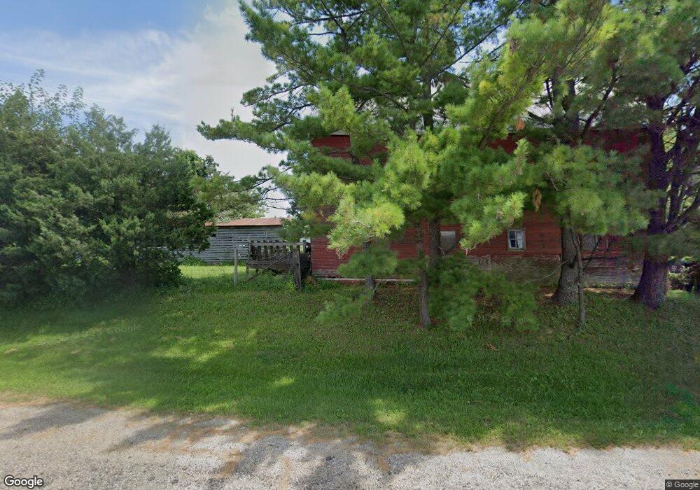 4915 N Fairmount St, Davenport, IA 52806 - photo 1