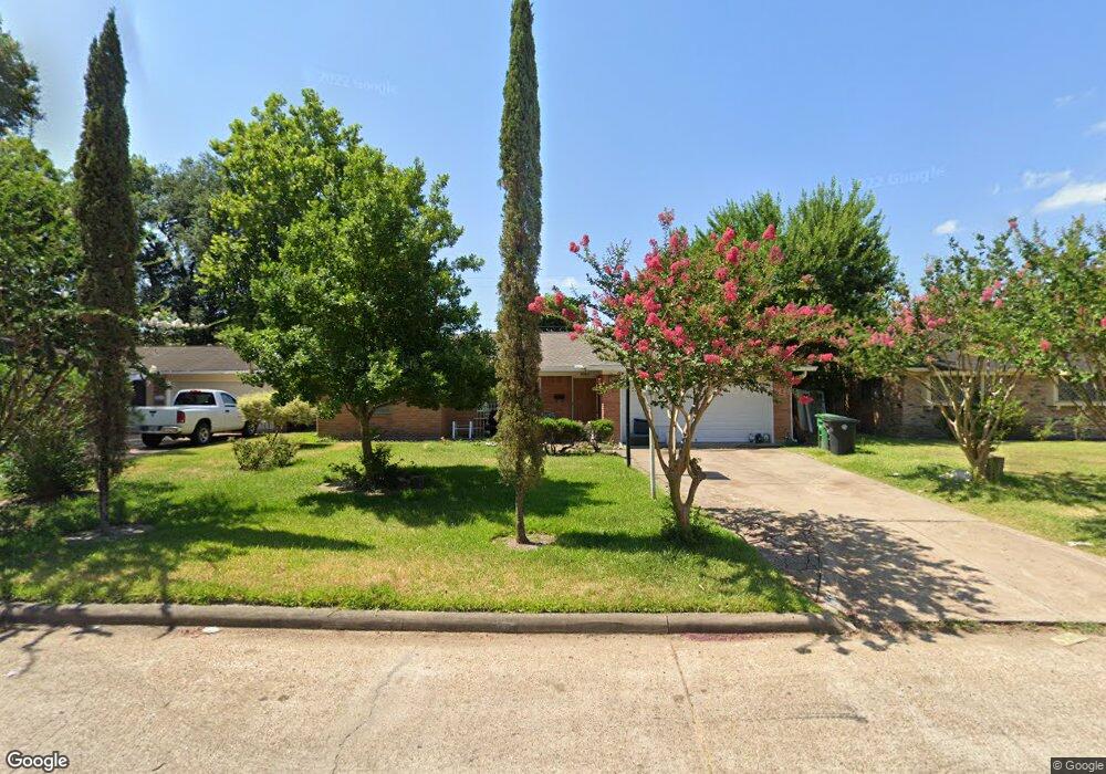 1015 Helms Rd, Houston, TX 77088 - photo 1