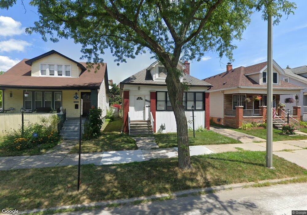 1442 Wayburn St, Grosse Pointe, MI 48230 - photo 1