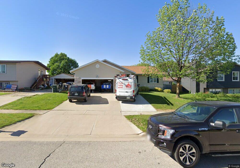 3920 Monterey Dr, Waterloo, IA 50701 - photo 1