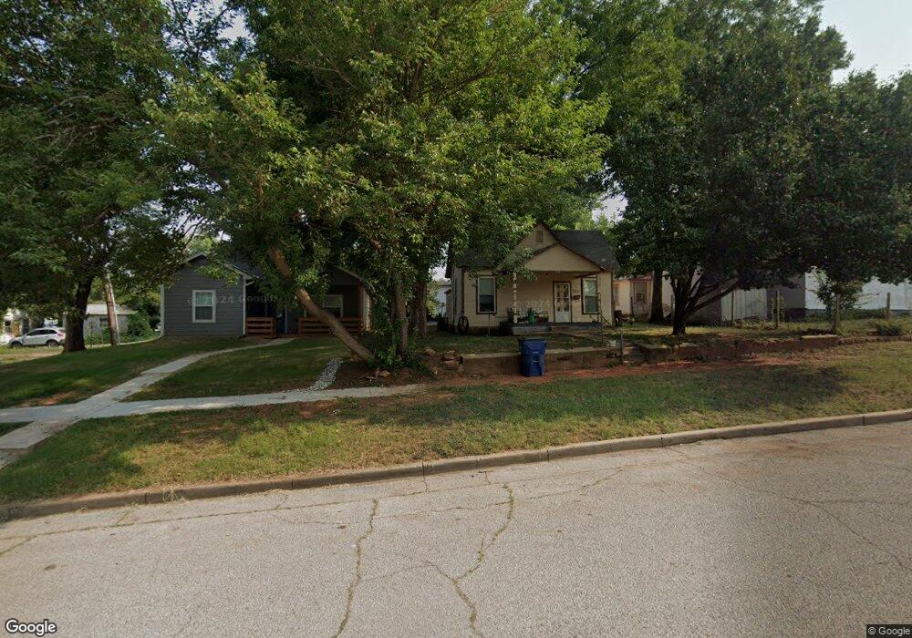 320 E Logan Ave, Guthrie, OK 73044 - photo 1