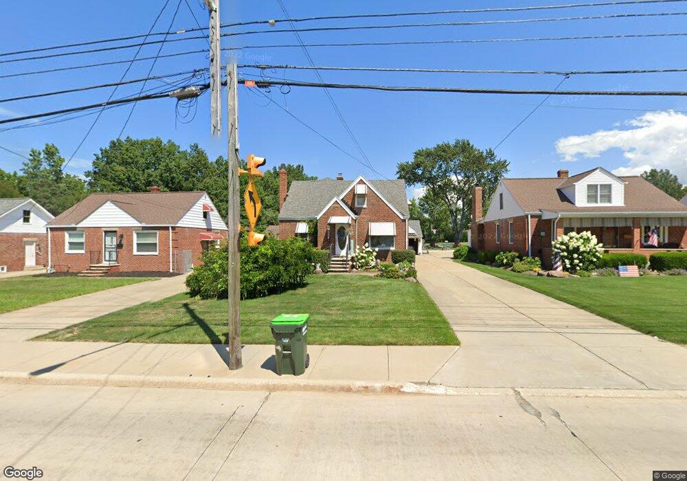 1837 Rockefeller Rd, Wickliffe, OH 44092 - photo 1