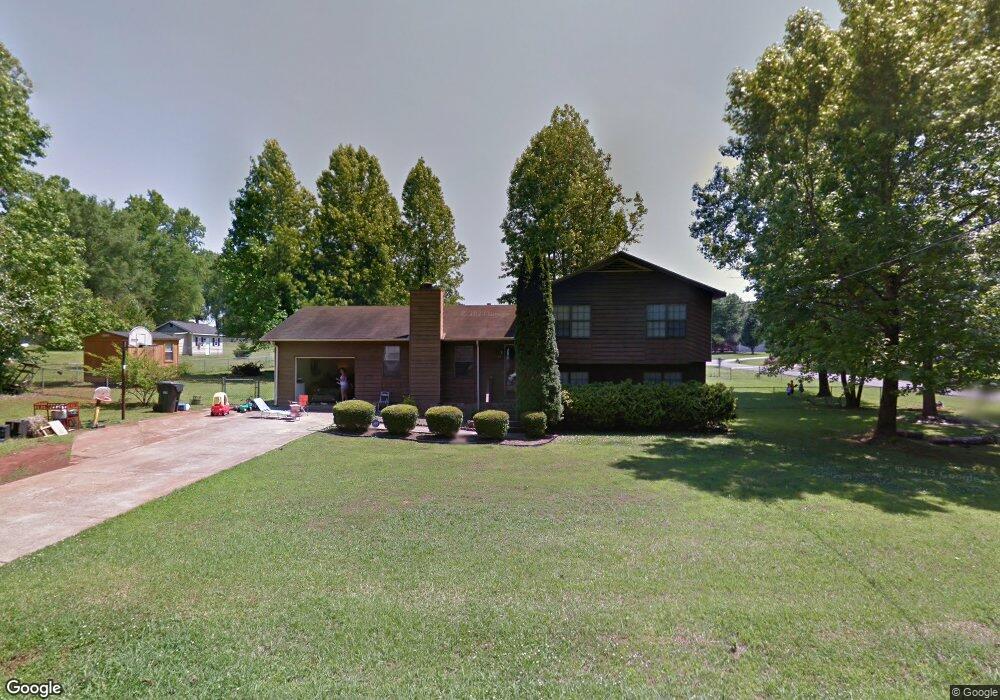 1723 Round Hill Rd, Weaver, AL 36277 - photo 1