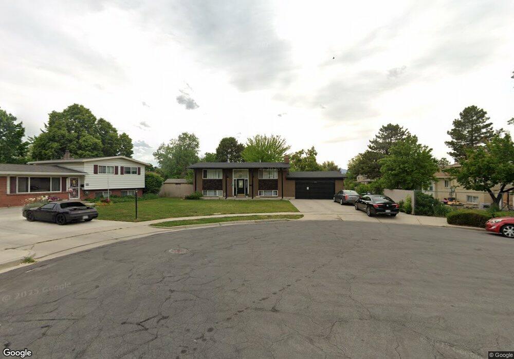 8548 S Fairoaks Cir, Sandy, UT 84070 - photo 1