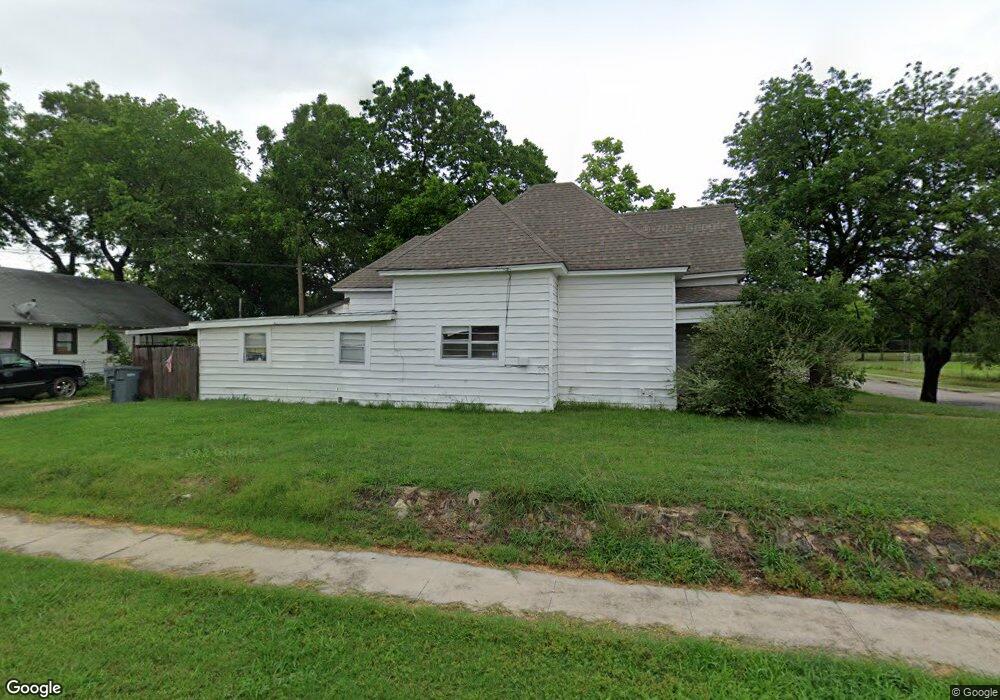 303 3rd Ave NW, Ardmore, OK 73401 - photo 1