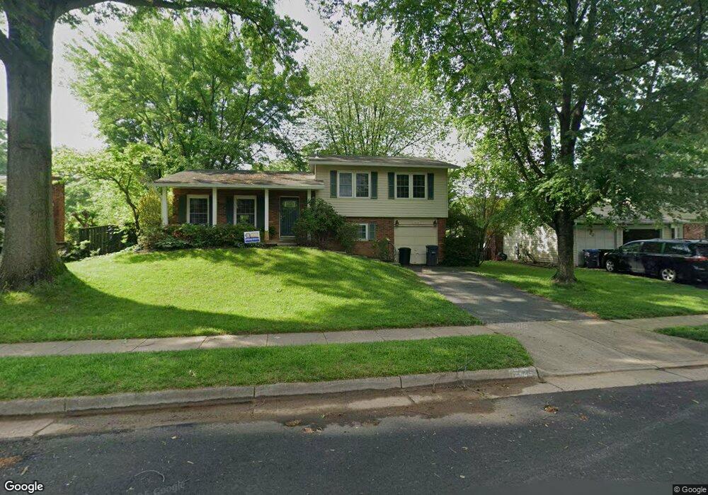 9828 Wolcott Dr, Burke, VA 22015 - photo 1