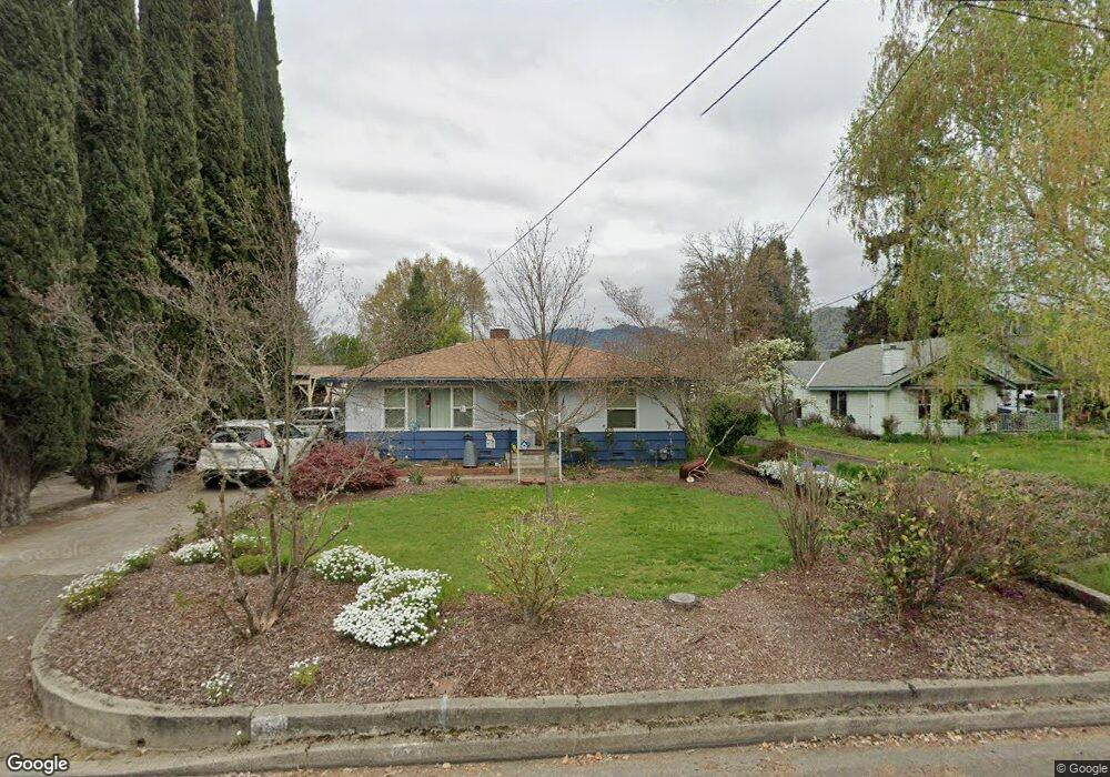 954 SE N St, Grants Pass, OR 97526 - photo 1