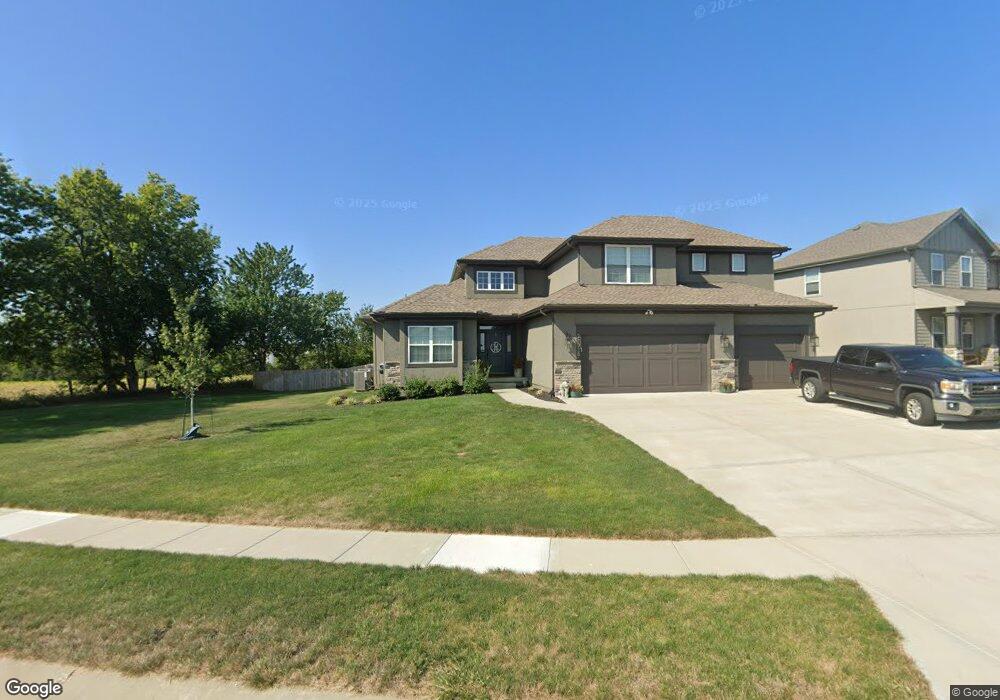 21020 Emerald St, Spring Hill, KS 66083 - photo 1