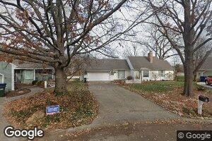 332 Woodlawn Ct, Lawrence, KS 66049