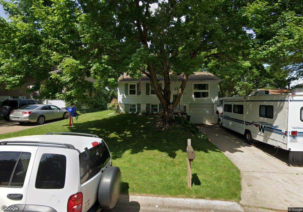 3028 Huxley Ln SW, Cedar Rapids, IA 52404 - photo 1