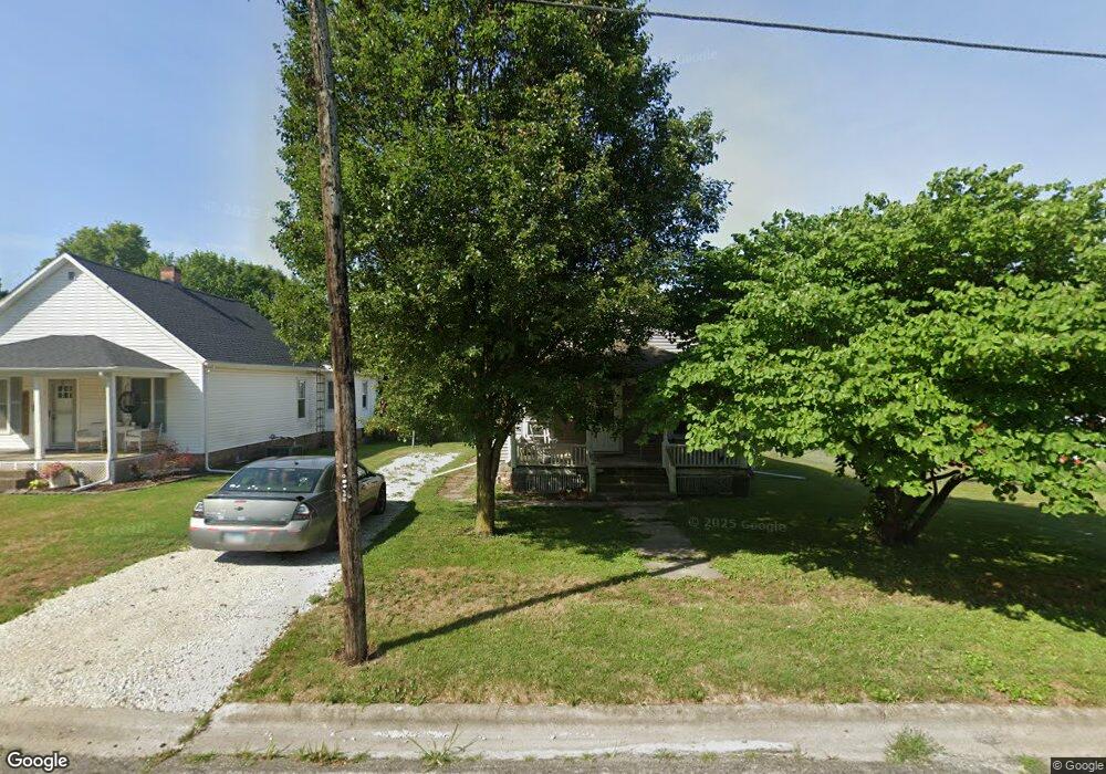 425 Williamette Ave, Lincoln, IL 62656 - photo 1