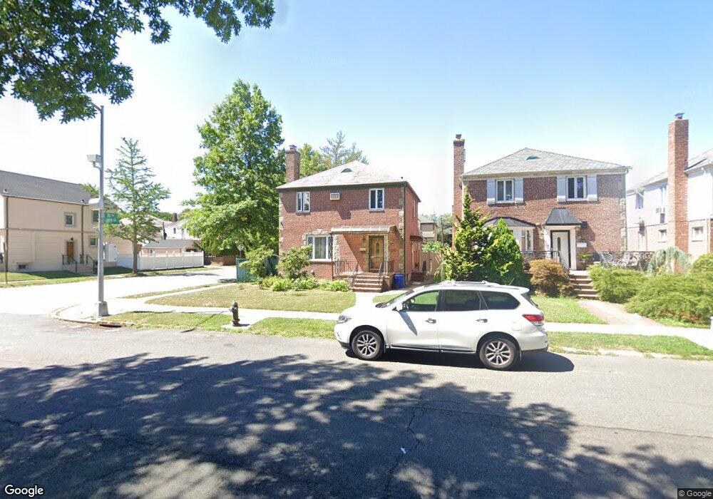 8060 193rd St, Hollis, NY 11423 - photo 1