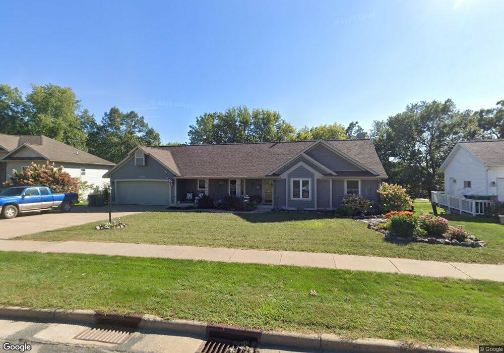 2011 W Ridge Dr, Eau Claire, WI 54703 - photo 1