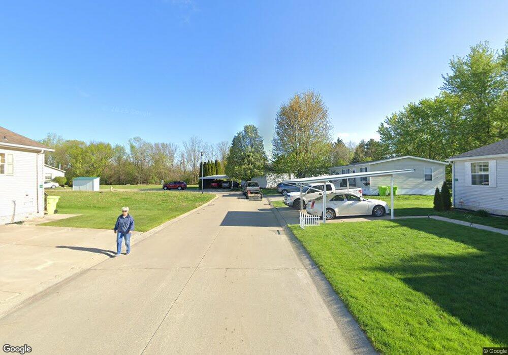 369 Freedom Ln, Flint, MI 48507 - photo 1