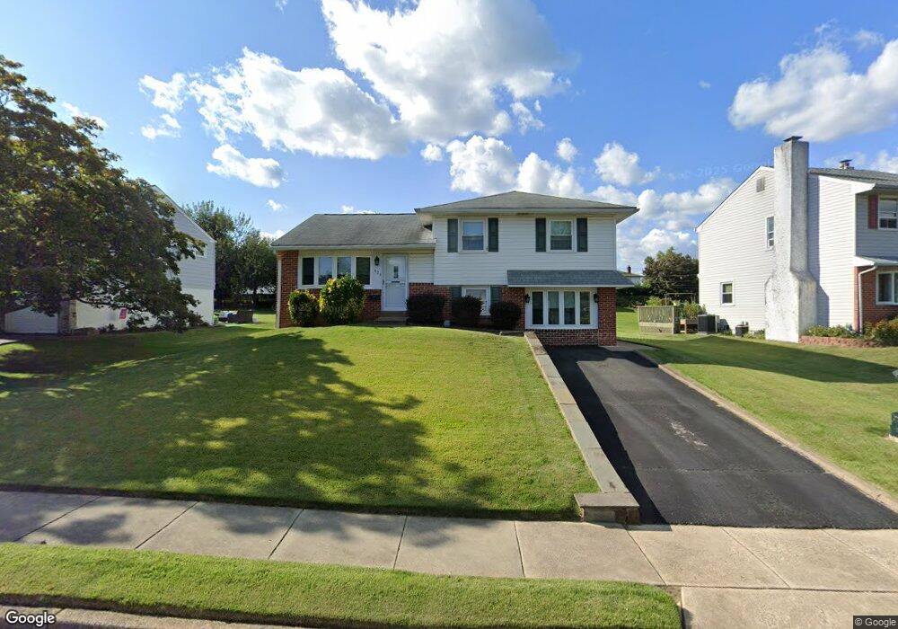 428 Portland Dr, Broomall, PA 19008 - photo 1