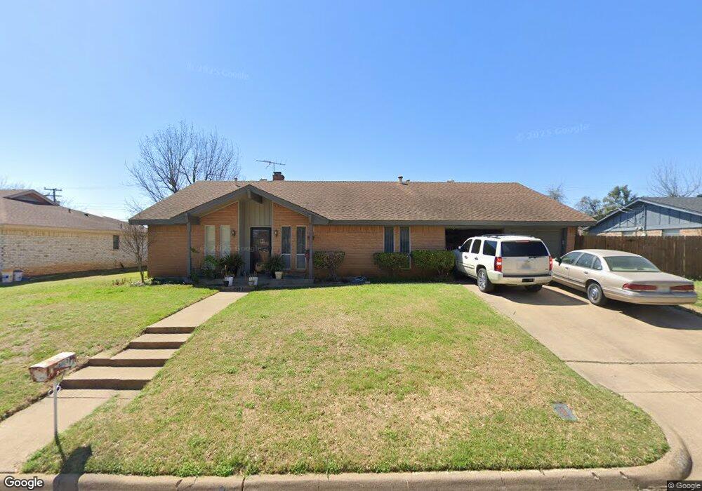 213 Cooper Dr, Hurst, TX 76053 - photo 1