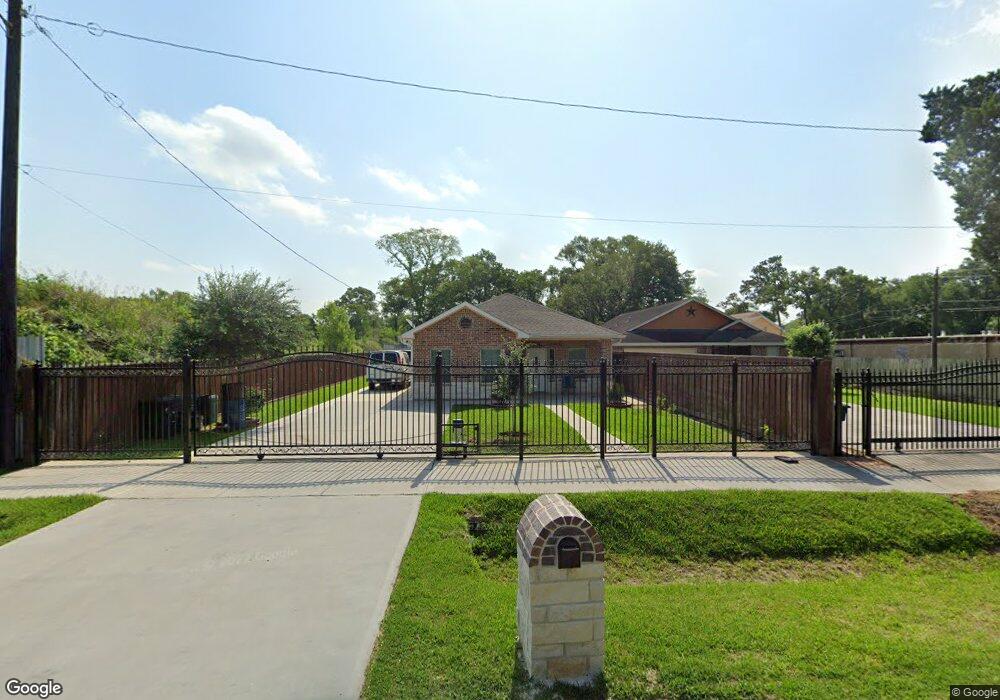 9712 Lockwood Dr, Houston, TX 77016 - photo 1