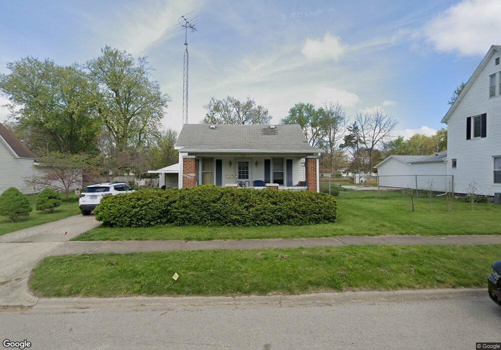 927 N Logan St unit 927 1/2 N. Logan Str, Lincoln, IL 62656 - photo 1