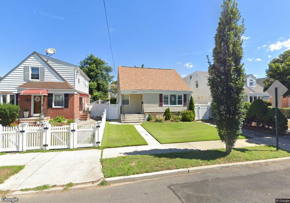 8229 260th St, Glen Oaks, NY 11004 - photo 1