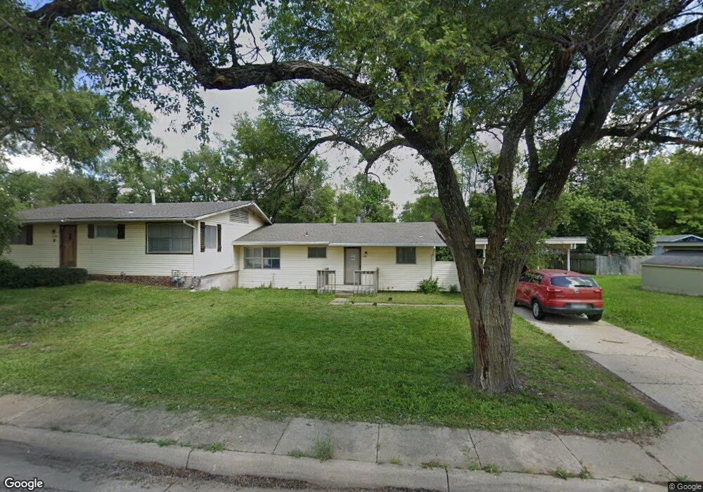 7110 SW Glencrest Dr, Topeka, KS 66619 - photo 1