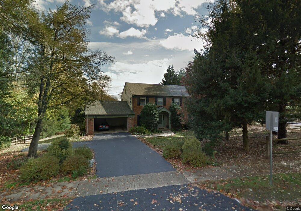 1009 Kimberwicke Rd, McLean, VA 22102 - photo 1