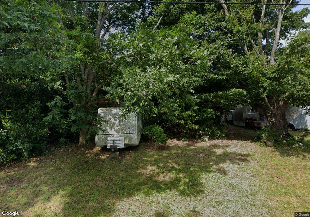 1207 Dandy Loop Rd, Yorktown, VA 23692 - photo 1