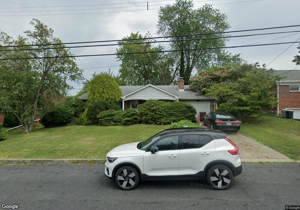 3218 S 3rd St, Whitehall, PA 18052 - photo 1