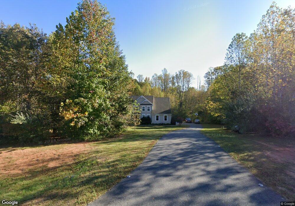 81 Mcpherson Dr, Fredericksburg, VA 22406 - photo 1