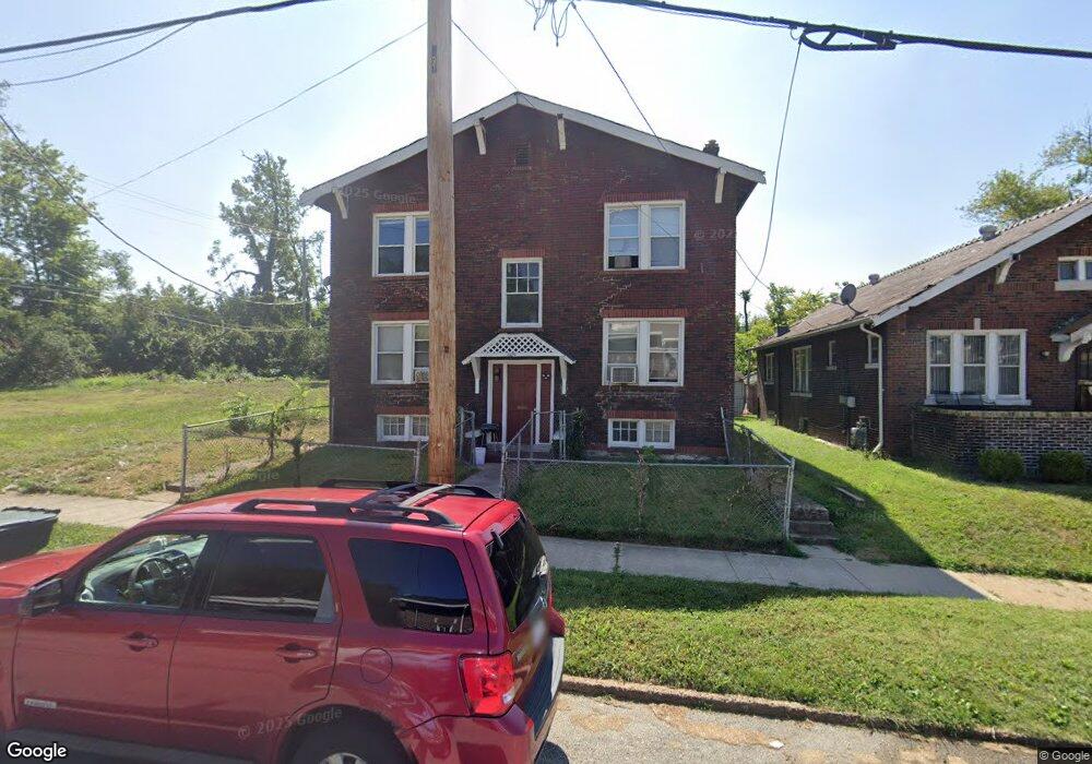 4424 Rosalie St, Saint Louis, MO 63115 - photo 1