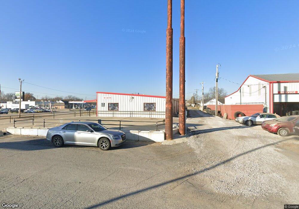 708 E Main St unit c, Henryetta, OK 74437 - photo 1