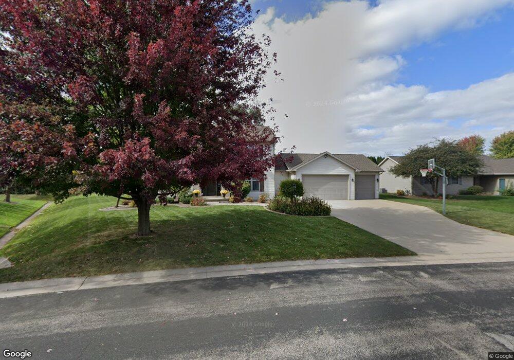 N9473 Rosebud Ln, Appleton, WI 54915 - photo 1