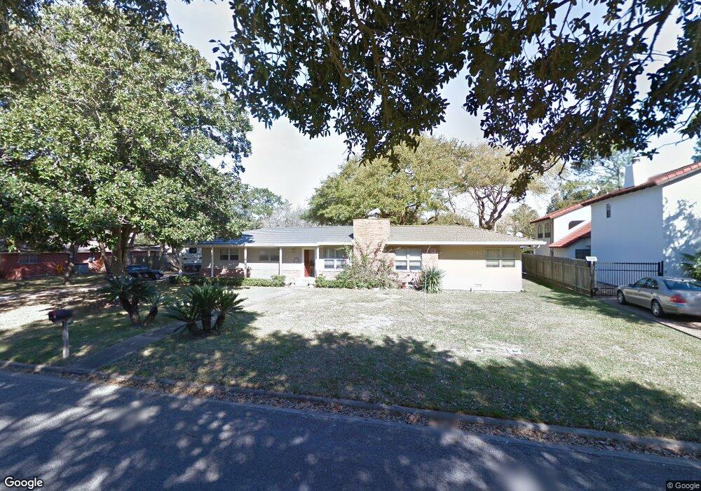 2517 Oak Dr, Bay City, TX 77414 - photo 1