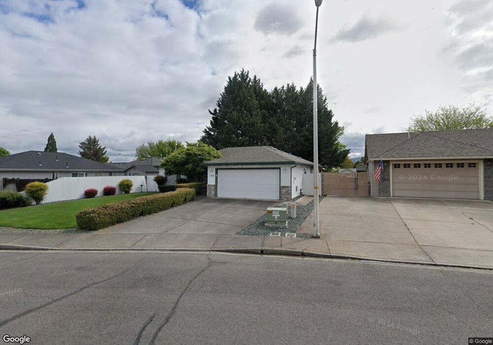 1308 Magruder Ct, Central Point, OR 97502 - photo 1