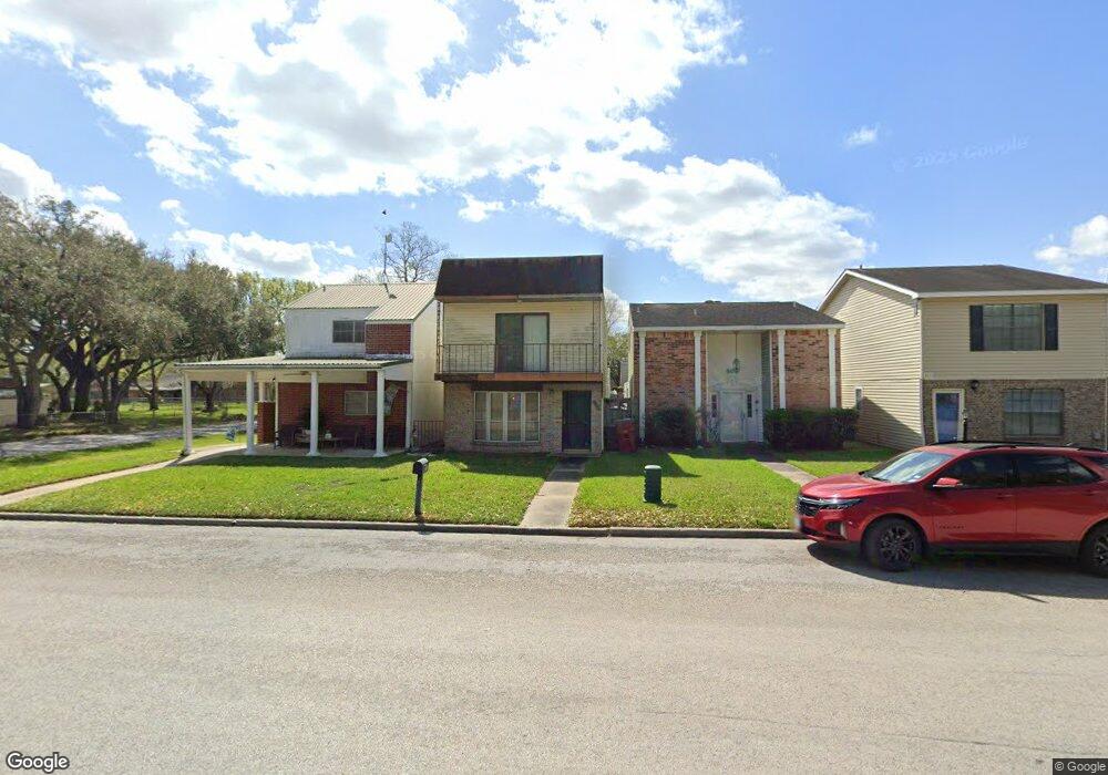 805 Clubside Dr, East Bernard, TX 77435 - photo 1