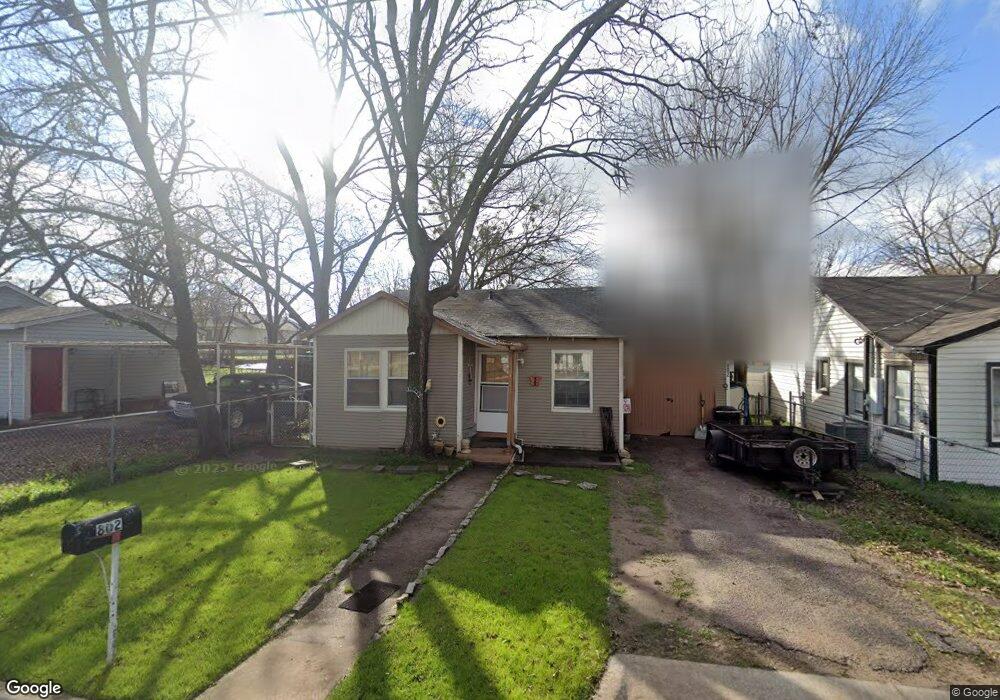 802 Jameson St, Weatherford, TX 76086 - photo 1