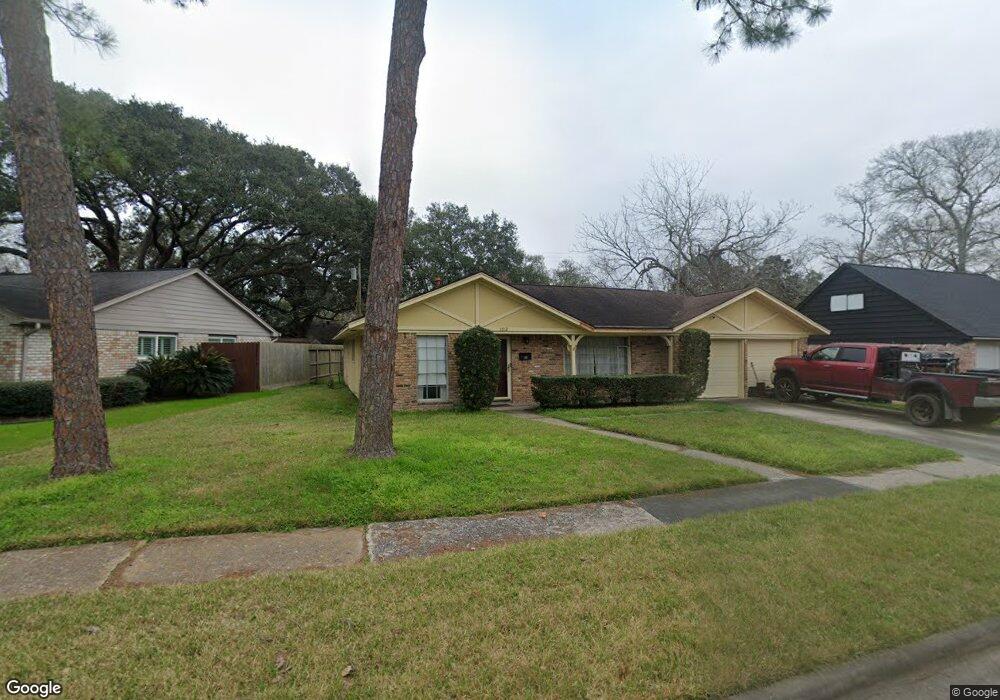 1512 Bayou Dr, Alvin, TX 77511 - photo 1