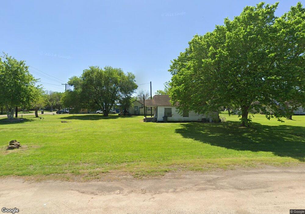 2704 Avenue B, Bay City, TX 77414 - photo 1