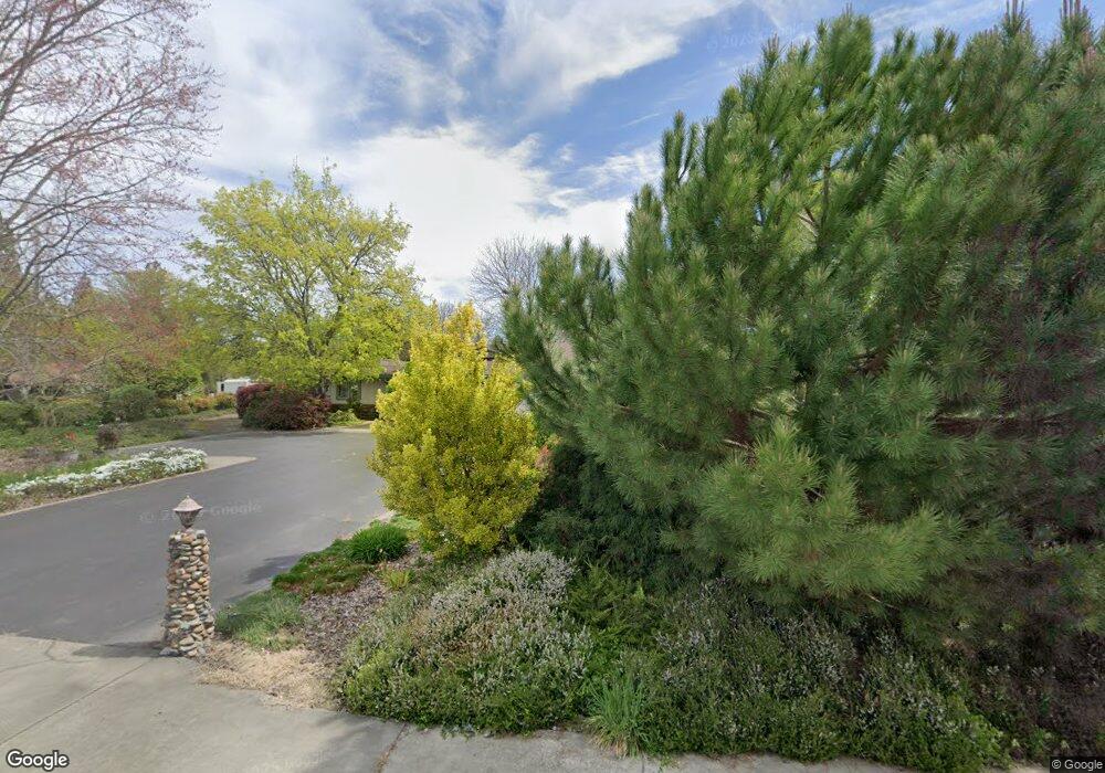 677 Coutant Ln, Grants Pass, OR 97527 - photo 1