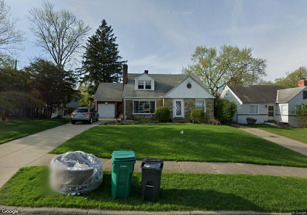 19500 Gardenview Dr, Maple Heights, OH 44137 - photo 1