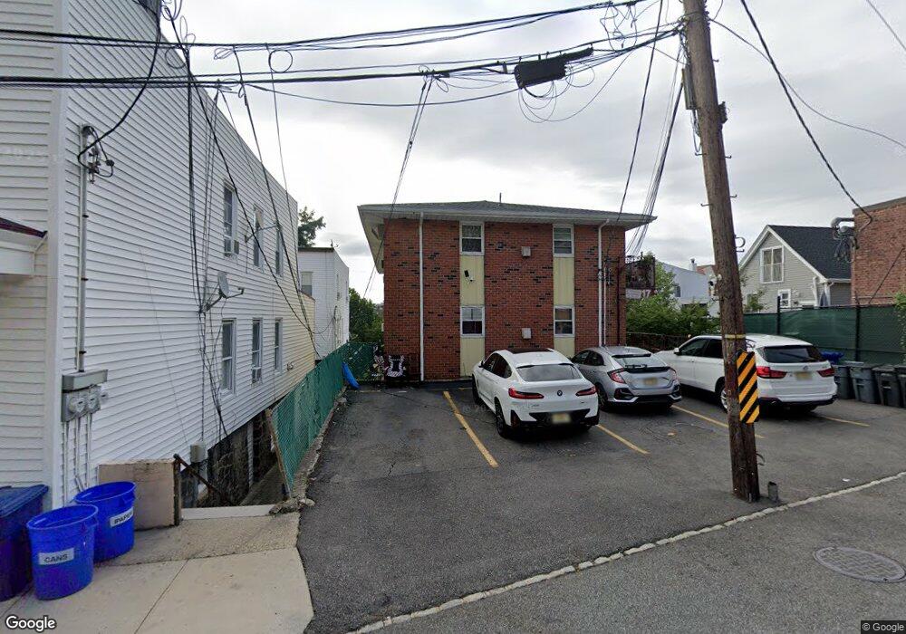 17 Columbia Terrace unit 1, Edgewater, NJ 07020 - photo 1