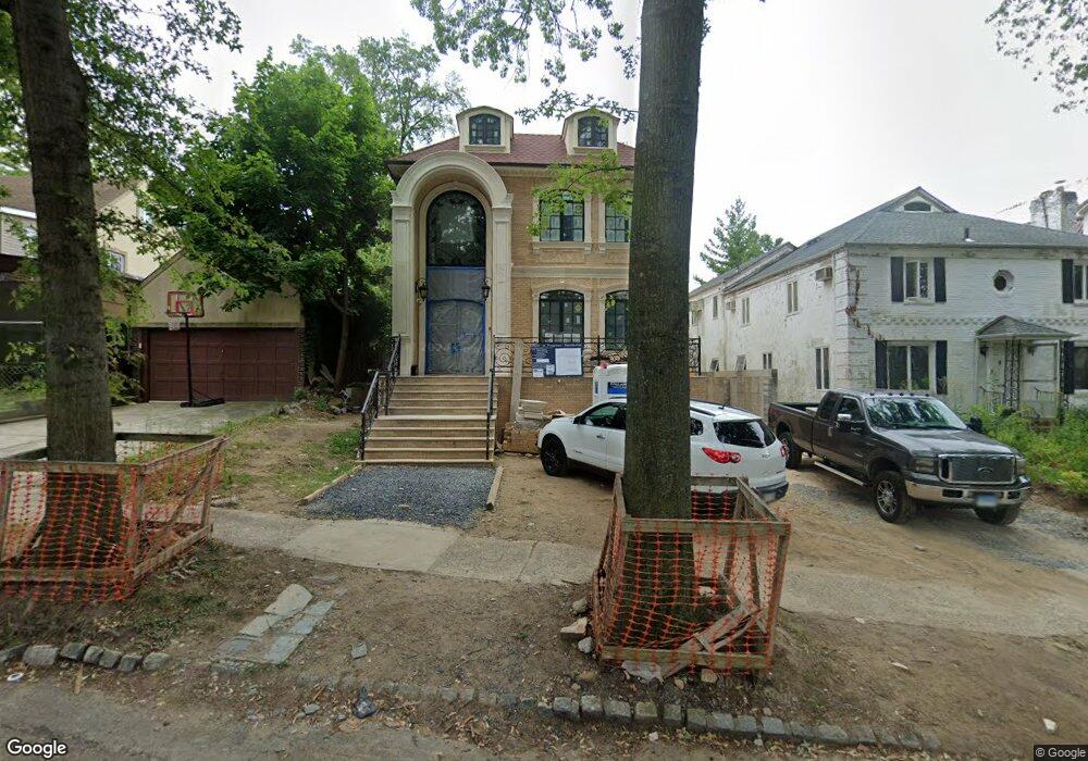 18456 Tudor Rd, Jamaica, NY 11432 - photo 1