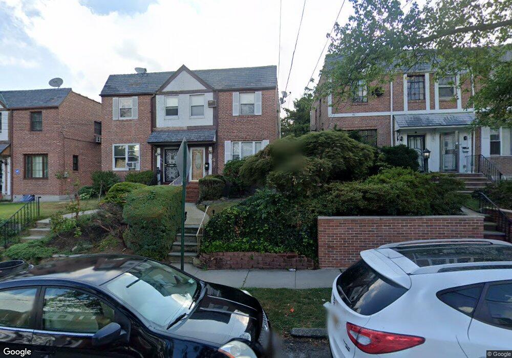 8231 165th St, Jamaica, NY 11432 - photo 1