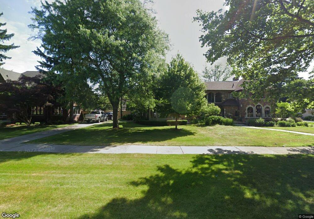 1172 Yorkshire Rd, Grosse Pointe Park, MI 48230 - photo 1