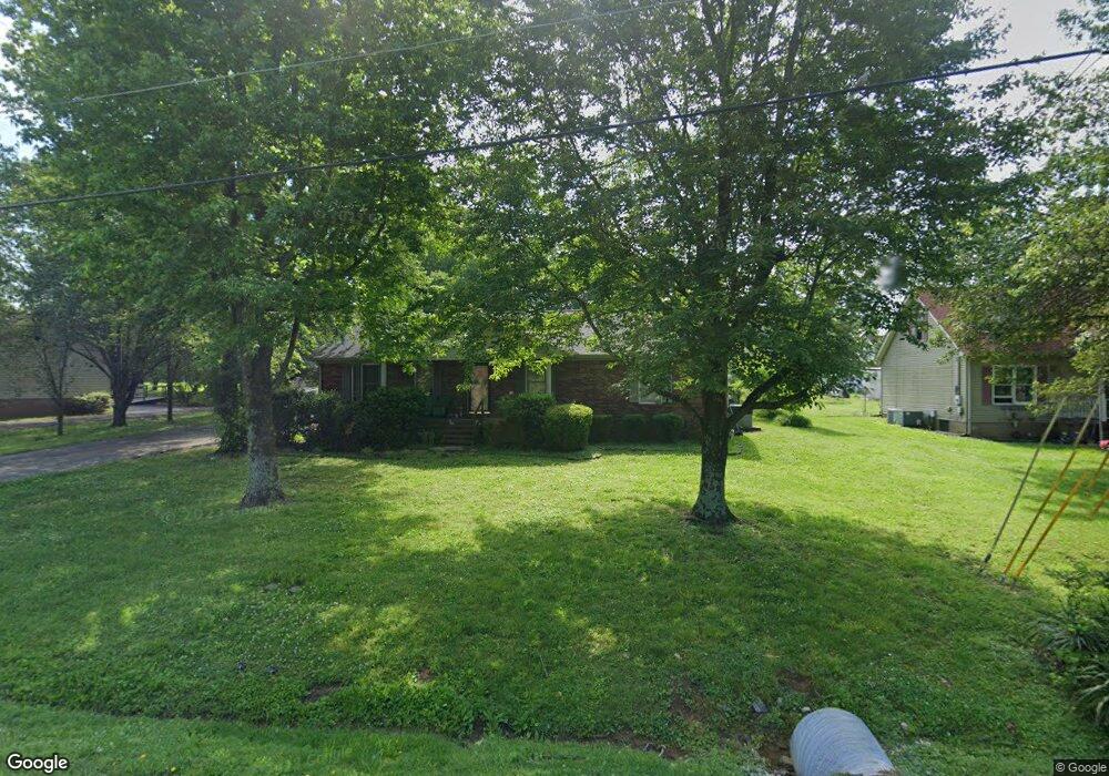 207 Tyne Rd, Shelbyville, TN 37160 - photo 1