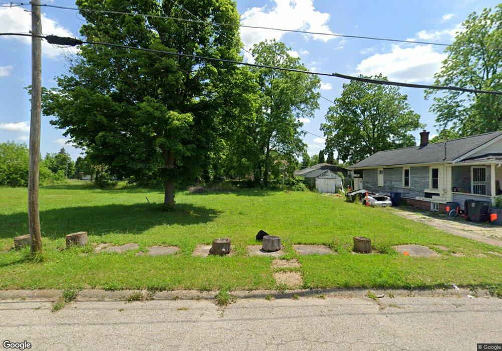 2117 Crocker Ave, Flint, MI 48503 - photo 1